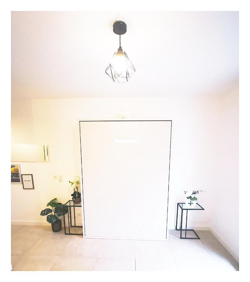 Studio Neuf Paris La Defense Metro 15 Rueil - Suresnes - Mont Valerien Bagian luar foto