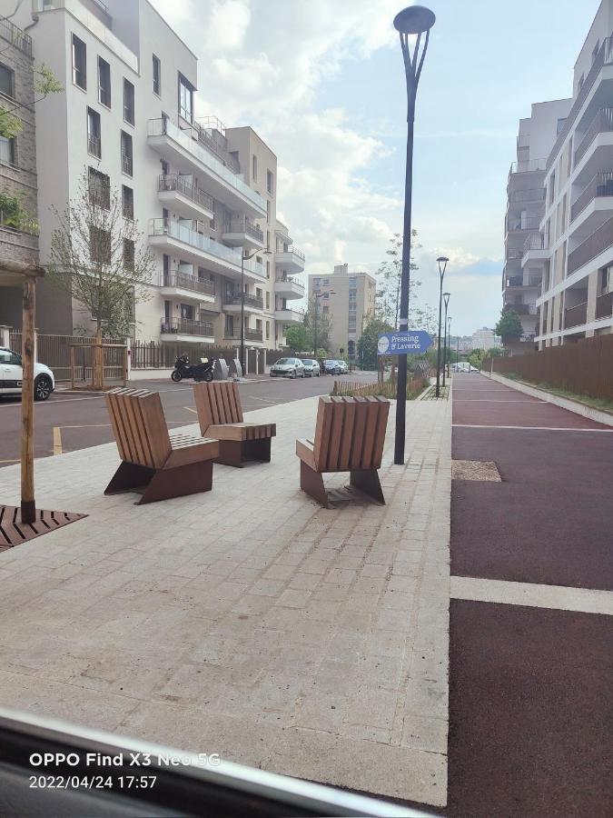 Studio Neuf Paris La Defense Metro 15 Rueil - Suresnes - Mont Valerien Bagian luar foto